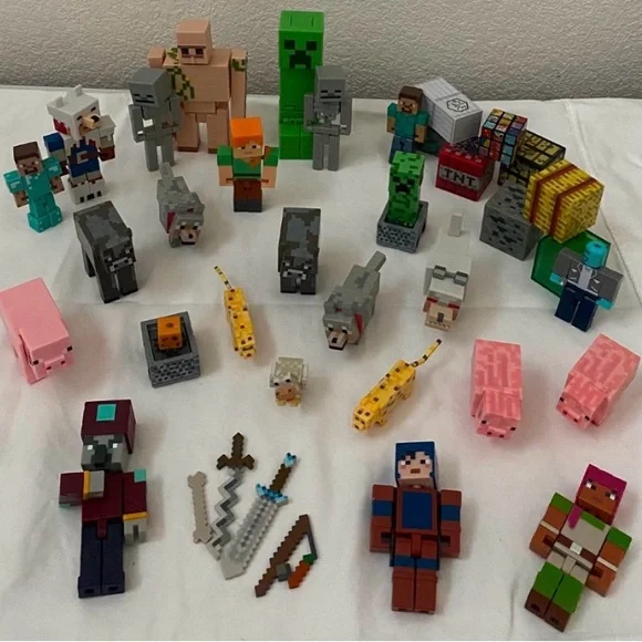 Minecraft Figures Animals And Accessories Lot of 35